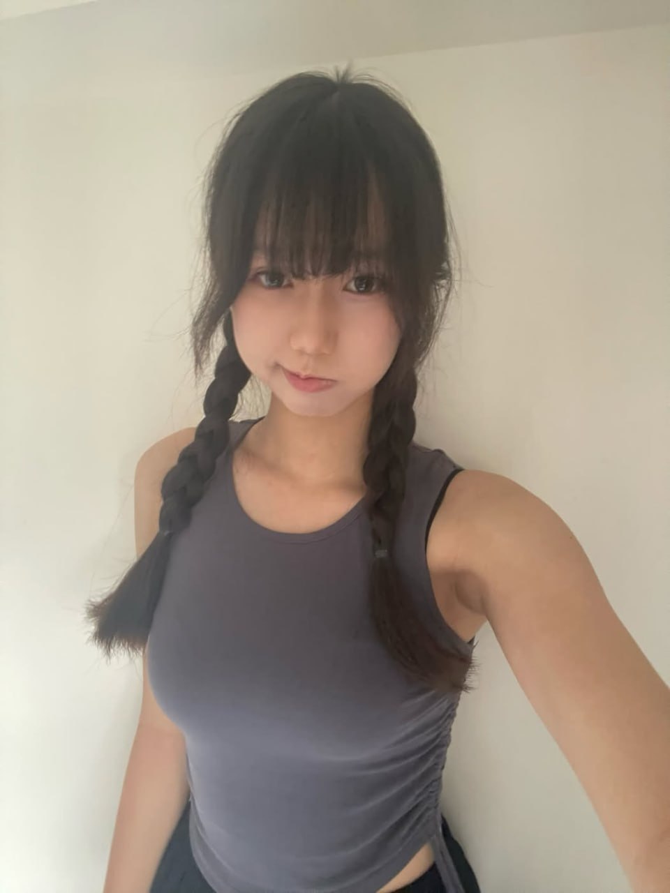 學生援交妹：奇奇159.D.19歲 嫩穴敏感 水多 很清純 配合度百分百 女友感十足