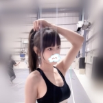 外送茶推薦：葉子164.C.46.25歲 百貨公司香水專櫃小姐 笑容甜美又會撒嬌 擅長撩人