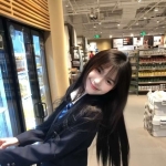 日系美腿學生妹：菇菇162.C.45.20歲 甜美溫柔外表下是對性愛的狂熱渴望