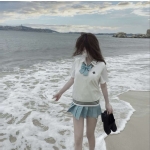 清純學生妹：寥寥155.B+.43.18歲 甜美笑顏 青春無敵 小小的身材看起來特別惹人憐