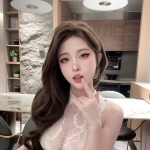 網拍界的辣妹闆娘：小舞168.E.50.24歲 個性敢玩 身材出眾 能想的到的姿勢她都玩