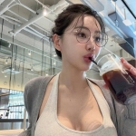 爆乳外送茶：艾琳167.F.27歲 #精品櫃姐 氣場強大  走進房間就是女王級壓制感