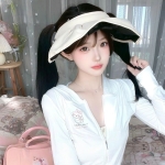 學生外送茶：圓圓158.C.44.19歲 長得也很白白淨淨的 身體敏感又好玩 咪咪穴穴都是粉嫩