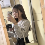 可愛女孩：琪琪160.C.46.25歲 可愛嬌小小隻馬  奶大腰細 比例超甜 小穴超緊