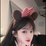 鄰家清純系小女友：小麥157.B.21歲 清秀白皙的臉龐 像鄰家女孩般乾淨甜美