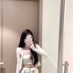 台中美女外約：尼妮158.C.44.21歲 短期來兼職的妹妹 身材火辣 美艷動人