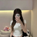 學生妹兼職：逸霜162.D+.47.22歲 剛出來的學生 童顏巨乳的玩法多樣 床上喜歡不一樣的