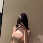 性感尤物：薇薇166.49.F.25歲 外表性感尤物 內心狂野小妖精 準備讓你欲罷不能！