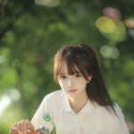 學生外送茶：小薇162.C.46.20歲 小薇是一名工讀生 白天努力學習 晚上悄悄出來兼職