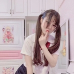 嬌小貧乳蘿莉：咪咪155cm.B+.20歲👧🏻長相清純甜美