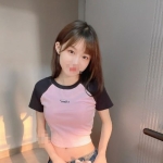 甜美鄰家女孩：小雪158.C.20歲 甜美鄰家女孩 喜歡穿著小短裙 沒穿內褲勾引你