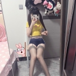 外約學生妹：小豆丁153/B+/18歲 小蘿莉初下海 貧乳無毛白虎 水嫩粉穴可 舔高顏值