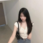 高挑迷人正妹：妮可165.C+.47.21歲 肌膚白皙細膩 身材火辣誘人