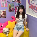 外送茶：小七157/C/19歲 便利商店工讀妹 制服還有奶茶味