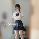 制服學生：小瀟 160cm/45kg/C罩杯/20歲 清純可愛第一次兼職