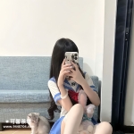 清純學生：小薇 158.B.45.19歲 服務時溫柔體貼，讓你享學生妹的青春活力!